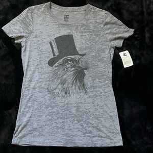 DC Shoes grey eagle shirt with a touch of whimsy YXL (youth) or about a small